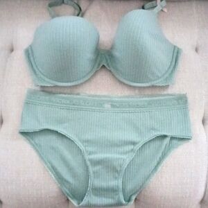 Victoria Secret Bra(38DD) and Panty LG)set